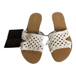 FOREVER 21 white sandals nwt